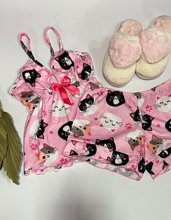 imagem PIJAMA DE SUED ESTAMPADO COM LACO 006000 CAT
