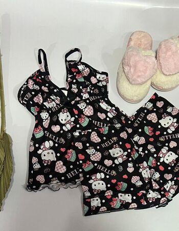 imagem PIJAMA DE SUED ESTAMPADO COM LACO 006000 CAT