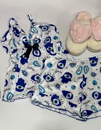 imagem PIJAMA DE SUED ESTAMPADO COM LACO 006000 OLHA GREGO