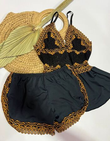 imagem SHORTDOLL REF 00513 PRETO DOURADO