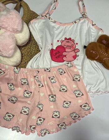 imagem PIJAMA DE SUED ESTAMPADO 003005 LILAS ROSA PORQUINHO