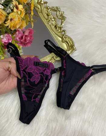 imagem CALCINHA GUIPIR PRETO COM ROXA R90