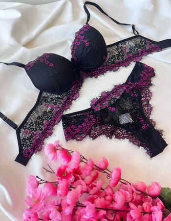 imagem CONJUNTO PREMIUM PRETA COM PINK