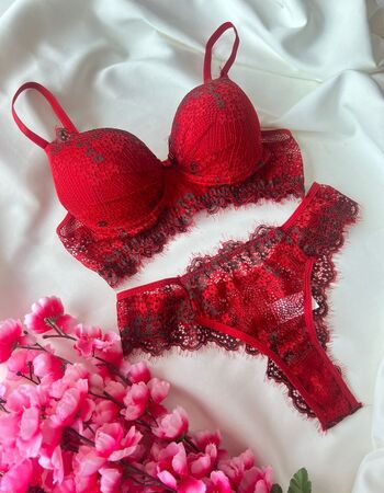 imagem CONJUNTO PREMIUM VERMELHO COM PRETO