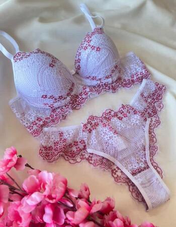 imagem CONJUNTO PREMIUM BRANCO COM ROSA