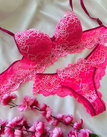 imagem CONJUNTO PREMIUM PINK COM BRANCO