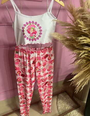 imagem PIJAMA BLOGUERINHA ADULTO CALÇA 3006 MORANGOS