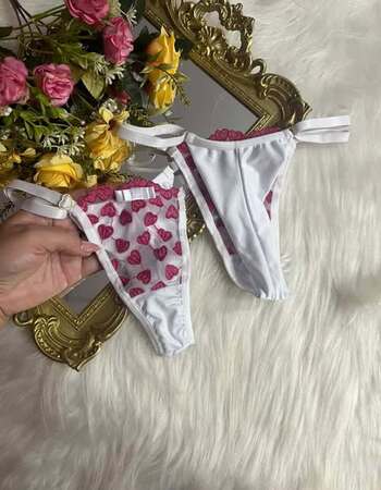 imagem CALCINHA AMORA BRANCO COM ROSA